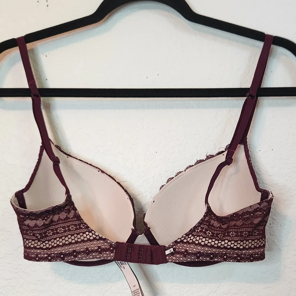Victoria's Secret‎ Maroon Demi Lace Bra, Size 32DD